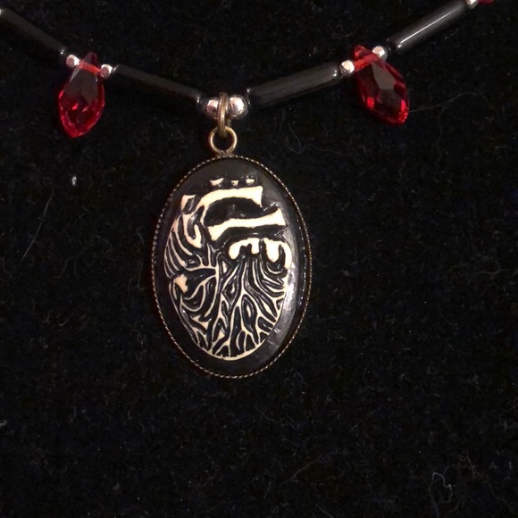 obsidian Swarovski crystal heart pendant - Picture 3 of 6